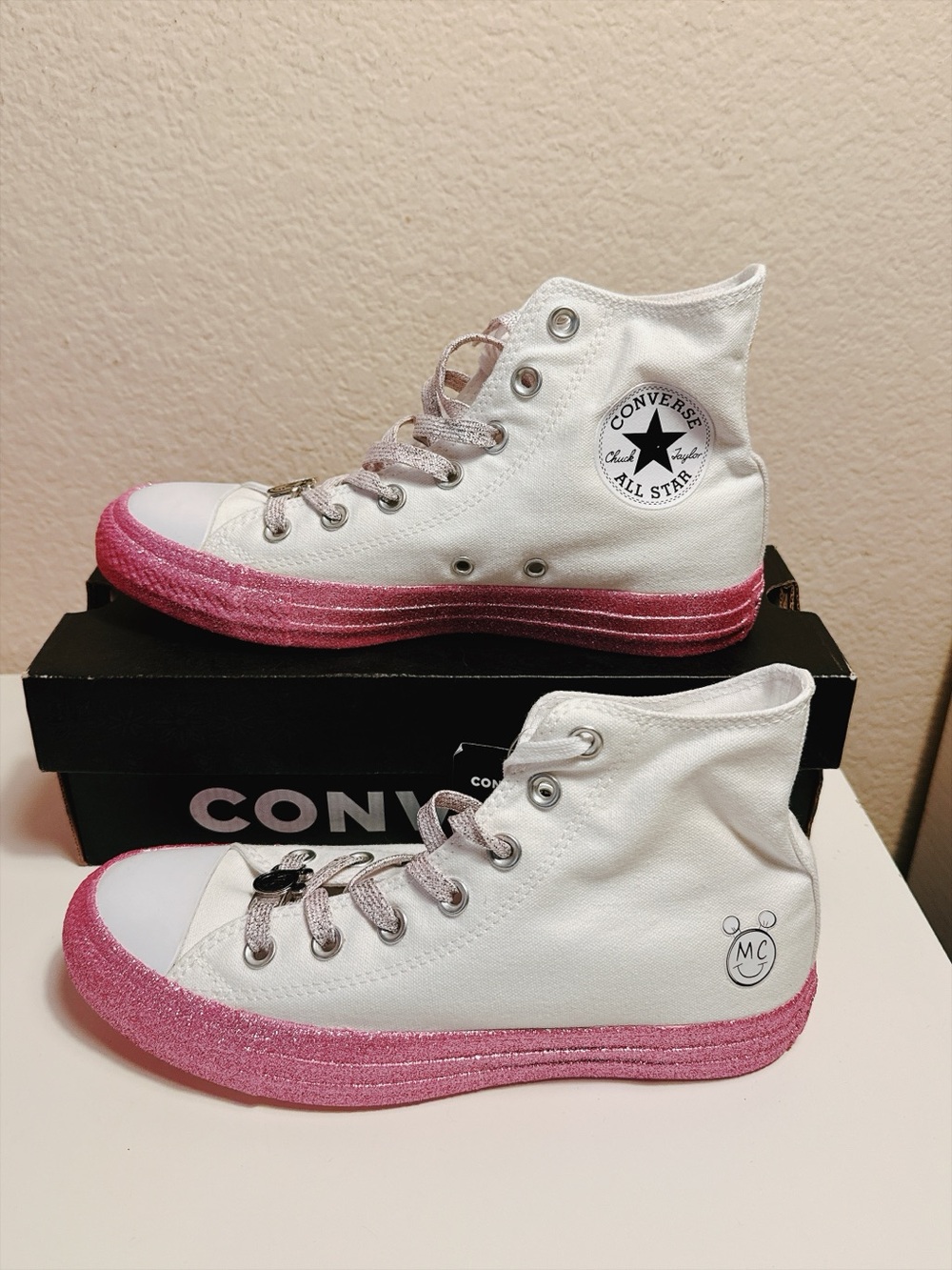 Converse x Miley Cyrus Chuck Taylor All Star Hi Women 7.5 Pink Glitter 162239C